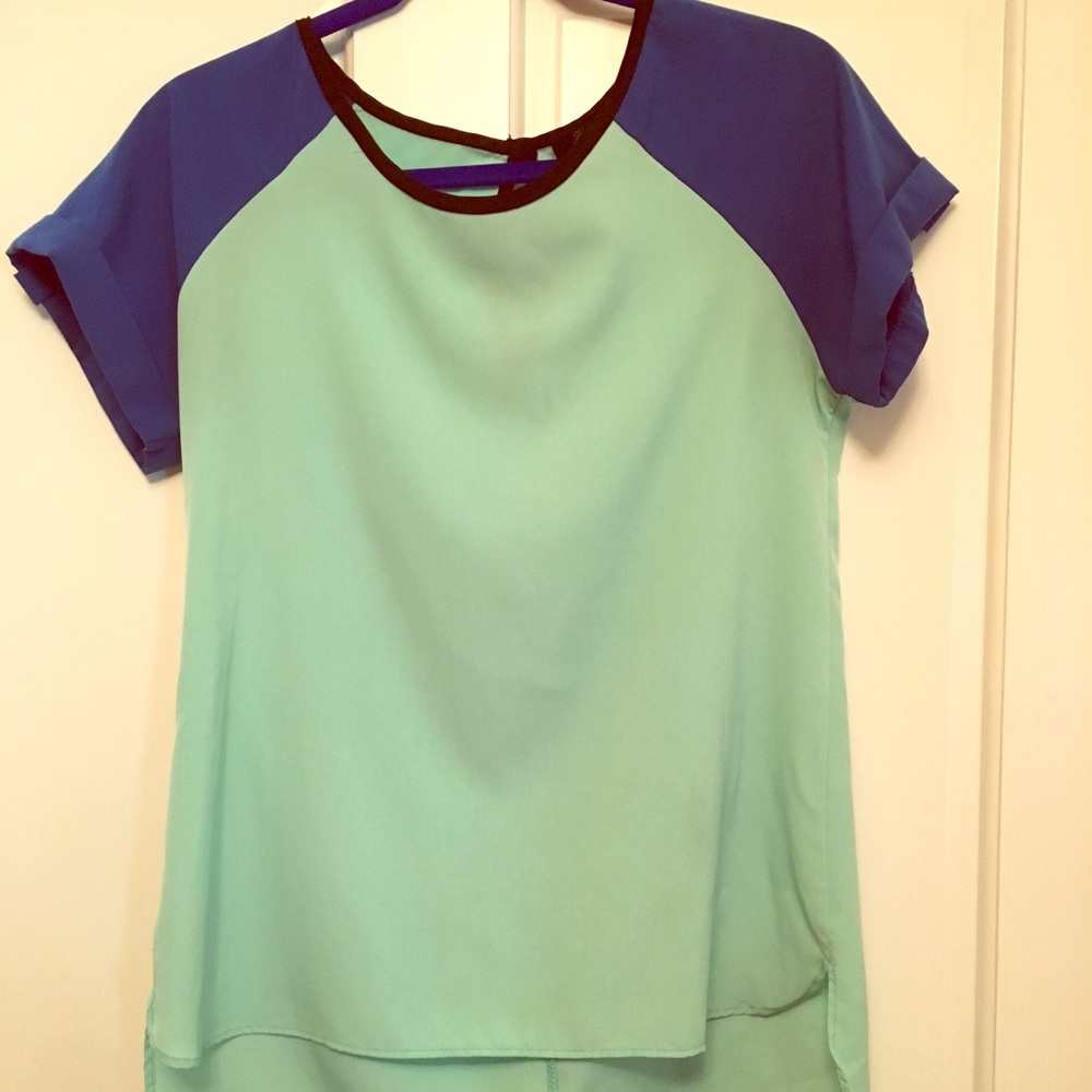 Blue and green flowy T-shirt